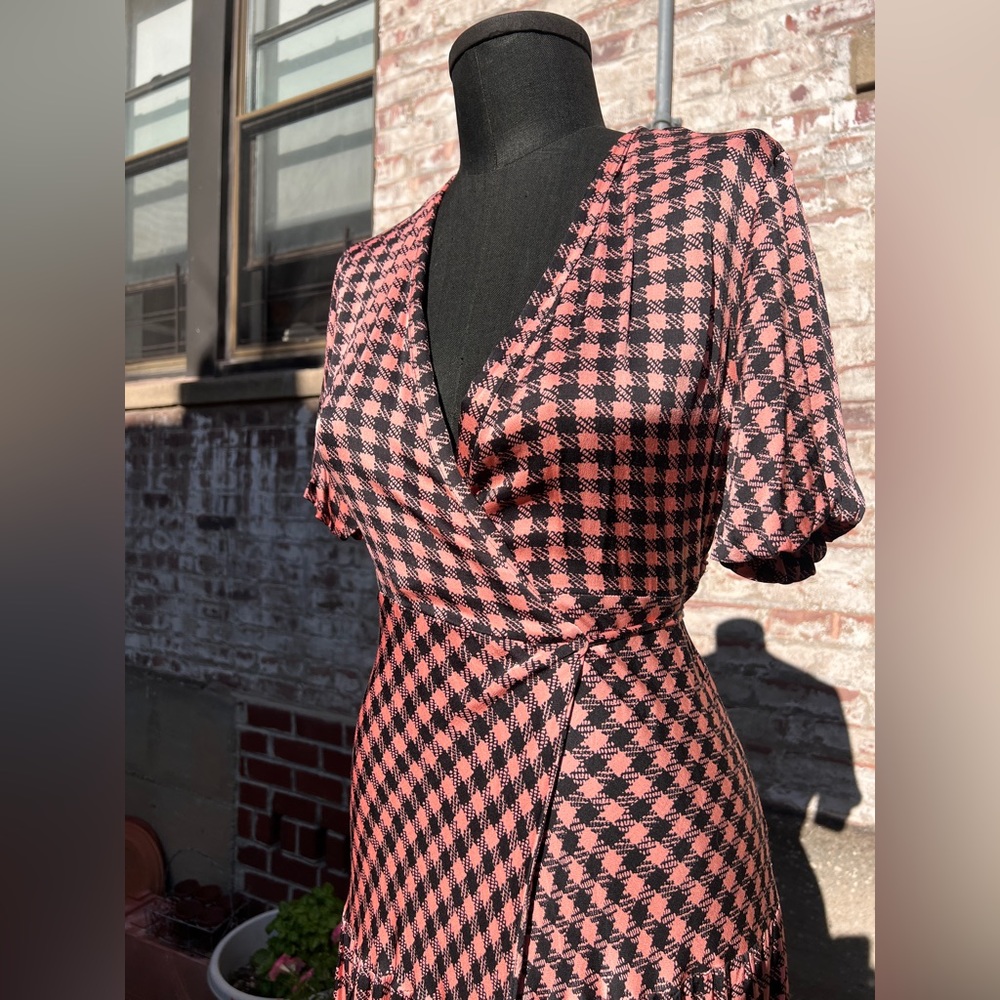 Pretty pink and black gingham wraparound dress by top shop. Size 2